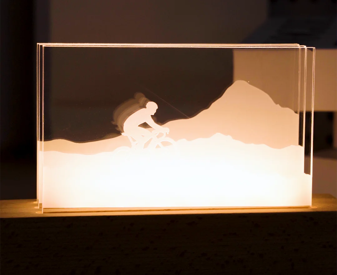 1780043223670632.webp A LED light made from acrylic.webp