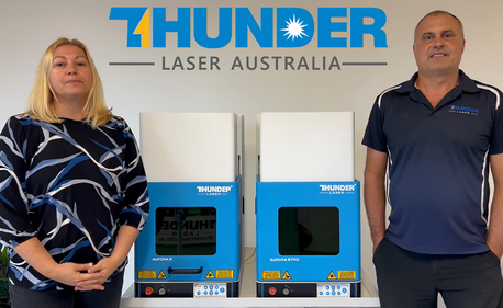 Aurora Lite Review: Mr. and Mrs. Travis in Australia