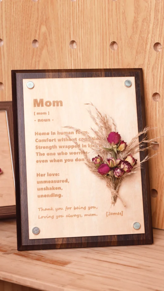 finished wooden Mom keepsake plaque.webp